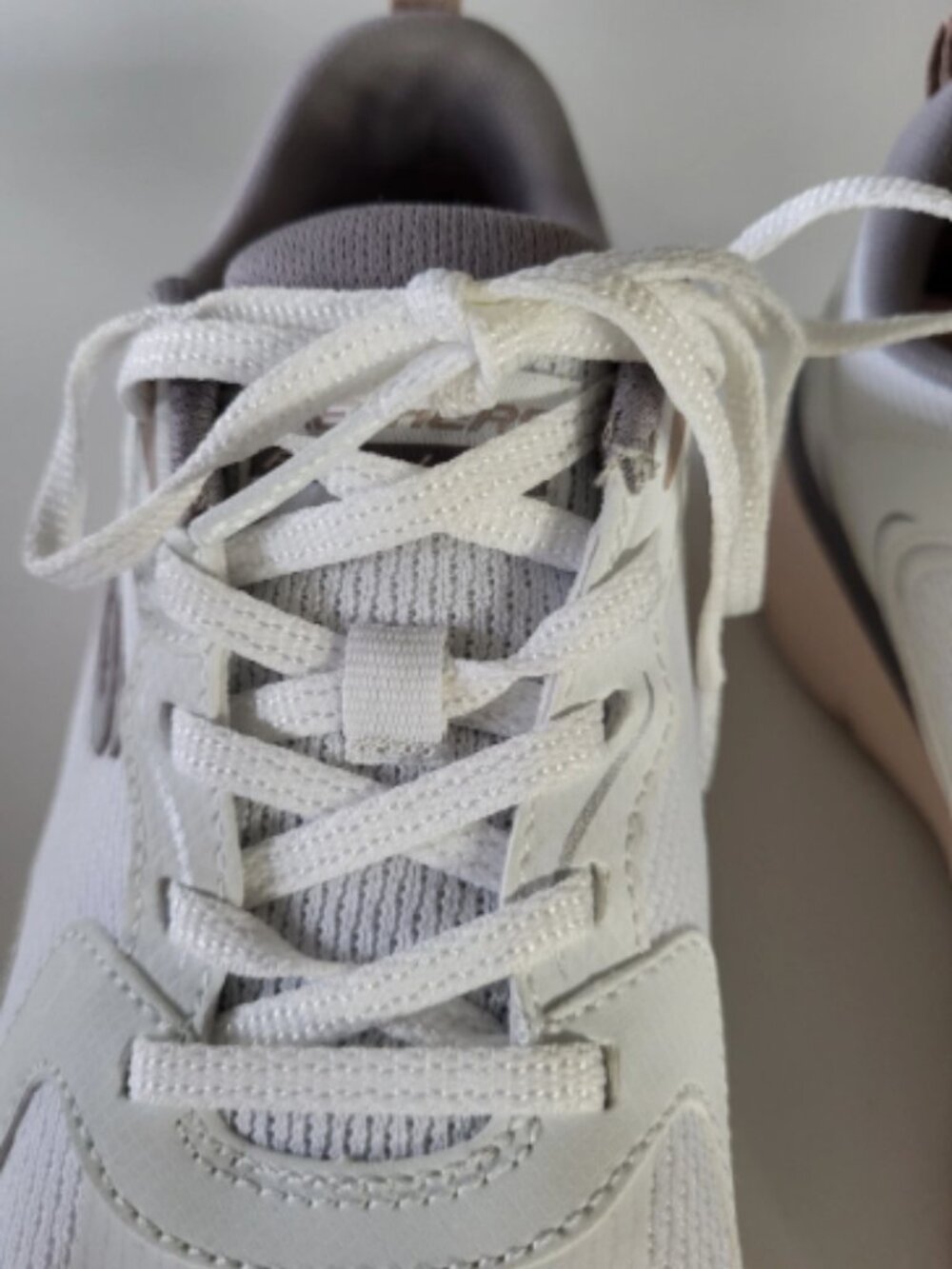 Skechers Women's Size 7 White Gray Pink Sneakers Flex Appeal 5.0 Retro Rush - Picture 8 of 15